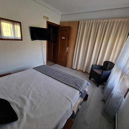 Hostal Lizuniaga Bera  Esterno foto